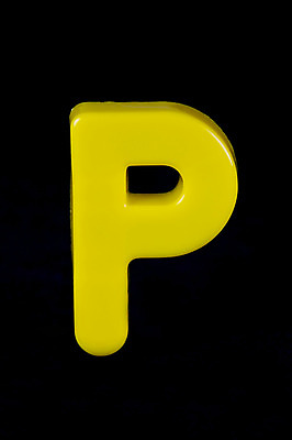 포토 JPG 해외이미지 알파벳 영어 교육 어린이 학교 놀이 대문자 사람없음 장난감 3D 검은색 유치원 P 자르기 편지 치수 고립 해외202004 해외포토 문자 컬러 모션 사람 디지털합성 파일형식 이미지허브