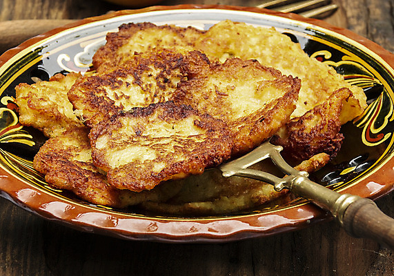 포토 JPG 해외이미지 접시 감자 사람없음 목재 갈색 사과 팬케이크 해외202004 해외포토 나무 식기 컬러 채소 과일 재료 케이크 파일형식 이미지허브