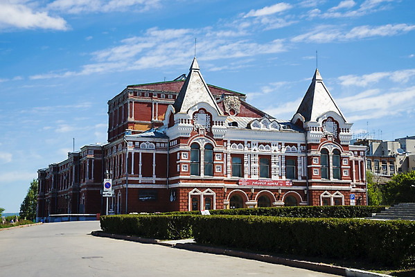 포토 JPG 해외이미지 디자인 유럽 여행 건축양식 놀이 하늘 거리 주택 미술 풍경 사람없음 건물 여름 도시풍경 공연 도시 센터 극장 심볼 정사각형 러시아 지역 드라마 타운 옛날 해외202004 해외포토 도형 건축물 계절 건축 나라 문화예술 이벤트 파일형식 이미지허브