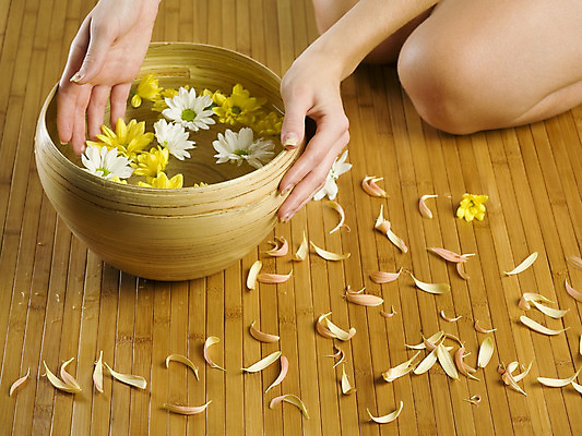 포토 JPG 해외이미지 라이프스타일 손 여자 꽃잎 꽃 신체 자연 건강 사람 사람없음 치료 물 수건 약 장미 스파 화목 침묵 목욕 젖음 못 사발 빨래 손톱관리 허브 피부 향수 상쾌 유기농 향기 냄새 아로마 발가락 아로마테라피 내추럴 돌봄 위생관리 텅스텐 페디큐어 해외202004 해외포토 자연요소 식물 웰빙 감정 컨셉 가사 의학 모션 발 관리 생활 신체부위 위생용품 뷰티 소리 청결 화장품 공구 사기그릇 원소 네일아트 생태계 테라피 파일형식 이미지허브