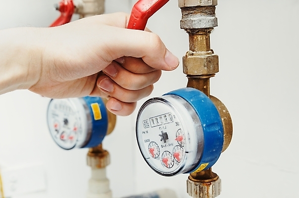 포토 JPG 해외이미지 손 산업 부분 아이디어 사람없음 물 파란색 달리기 금속 젖음 흰색 스패너 얼룩 엔지니어 수리 떨어짐 위생 플라스틱 타일 측정 부식 시스템 스위치 공학 계량기 놋쇠 옛날 하수 해외202004 해외포토 자연요소 교육 컬러 컨셉 모션 재질 신체부위 공구 기술자 파일형식 이미지허브