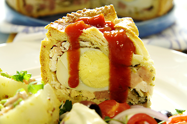 포토 JPG 해외이미지 음식 조각 토마토 채소 양파 건강 육류 요리 사람없음 옆모습 계란 식사 저녁식사 샐러드 신선 고명 황금 맛 케첩 굽기 허브 베이컨 성분 노른자 토마토소스 내추럴 점심식사 영양분 페스츄리 해외202004 해외포토 식물 빵 뷰포인트 컨셉 식재료 돼지고기 알 소스_음식 구이 파일형식 이미지허브