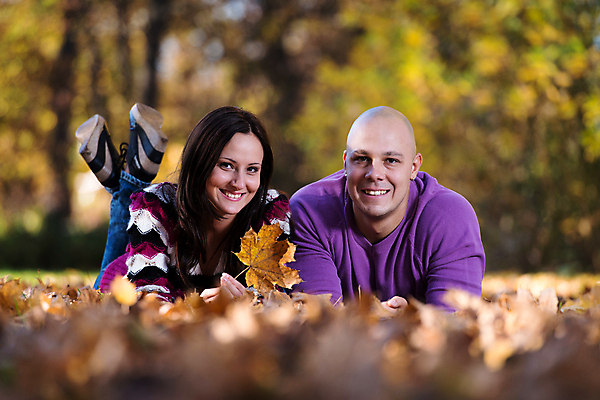 포토 JPG 해외이미지 커플 계절 공원 여자 남자 행복 잎 데이트 모션 포옹 청소년 자연 휴식 함께함 표정 건강 사랑 미소 야외 두명 컬러풀 눕기 노란색 추위 가을 잡기 연결 결합 유혹 카피스페이스 그루밍족 해외202004 해외포토 식물 공공시설 감정 컬러 컨셉 관계 안기 사람 뷰티 공백 생태계 파일형식 이미지허브