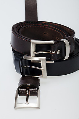 포토 JPG 해외이미지 드레스 옷 남자 문화 조각 바지 나선형 선물 안전 사람없음 빛 갈색 유행 금속 검은색 벨트 청바지 구멍 우아함 은색 가죽 허리 오브젝트 싱글 클립 롤 스트랩 잠금해제 스타일 해외202004 해외포토 잡화 컬러 컨셉 무늬 재질 하의 사람 신체부위 파일형식 이미지허브