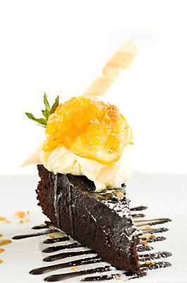 포토 JPG 해외이미지 1 접시 음식 조각 과일 부분 디저트 사람없음 컬러풀 한개 갈색 케이크 식당 초콜릿 축하 닫기 달콤 맛 굽기 민트 크림 묘사 흰배경 칼로리 고립 반투명 프로스팅 해외202004 해외포토 식기 컬러 백그라운드 컨셉 모션 상점 흰색 구이 허브 제빵 파일형식 이미지허브