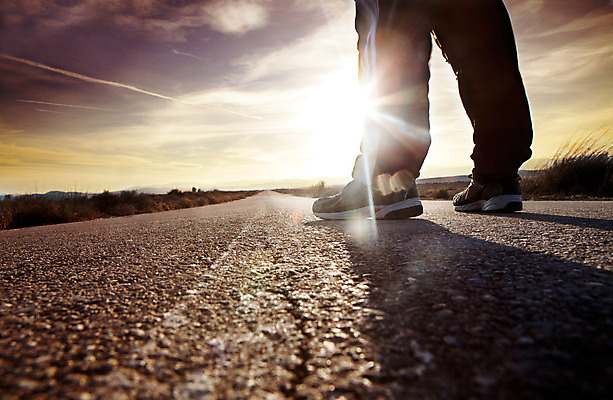 포토 JPG 해외이미지 라이프스타일 공원 남자 도로 여행 포즈 신발 컨셉 십자가 신체 자국 발 자연 건강 사람 풍경 성인 사람없음 야외 여름 조깅 태양 걷기 일몰 산책 기차 에너지 연습 속도 양발 혼자 해외202004 해외포토 자연요소 계절 공공시설 길 육상교통 교통시설 모션 휴식 대중교통 생활 신체부위 운동 노을 생태계 파일형식 이미지허브