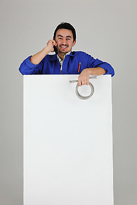 포토 JPG 해외이미지 유럽 벽 포즈 회사 비즈니스 주택 세포 한명 목재 파란색 스마트폰 카메라 어둠 흰색 업무 도움 수리 검은머리 측정 서비스 약속 유지 건축업자 업그레이드 해외202004 해외포토 나무 1 헤어스타일 건축 나라 컬러 컨셉 재료 사람 건물 전자제품 핸드폰 스마트기기 작업 파일형식 이미지허브