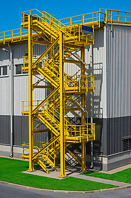 포토 JPG 해외이미지 식물 디자인 외관 벽 비즈니스 건축양식 사다리 창문 공장 하늘 불 출입구 새로움 안전 사람없음 건물 초록색 파란색 빛 계단 금속 회색 도시 구출 재산 보호 위험 큼 아스팔트 탈출 철 보안 단계 진짜 철강 철책 헬프 해외202004 해외포토 자연요소 건축물 건축 도로 컬러 컨셉 공업 재질 금융 도구 도움 크기 파일형식 이미지허브