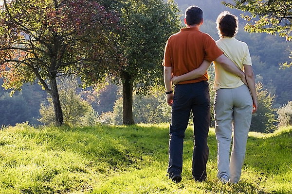포토 JPG 해외이미지 나무 커플 여자 남자 행복 길 스포츠 결혼 이동 자국 모션 자연 결혼식 건강 사랑 사람 성인 야외 두명 초록색 여름 컬러풀 햇빛 일몰 산책 하이킹 가을 방법 하이커 해외202004 해외포토 식물 계절 감정 컬러 여행 컨셉 관계 레저 휴식 이벤트 태양 노을 생태계 파일형식 이미지허브