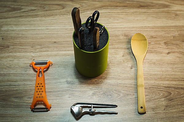 포토 JPG 해외이미지 조각 백그라운드 새로움 손잡이 요리 서기 사람없음 목재 빛 세트 갈색 금속 주방 식당 요리사 검은색 기계 블록 장비 흰색 기구 공구 그룹 칼날 칼 큼 자르기 수집 배열 날카로움 패키지 수납 고립 보유 신발장 정육점 철강 해외202004 해외포토 나무 직업 컬러 컨셉 재료 모션 재질 상점 도구 크기 파일형식 이미지허브