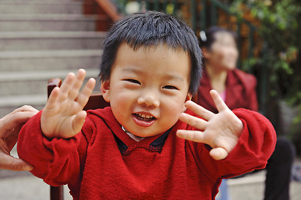 포토 JPG 해외이미지 남자 행복 아들 어린이 장난 가족 놀이 건강 한명 웃음 사람 동양인 소년 중국 기쁨 성장 게임 자녀 아기 달콤 작음 쉬는시간 결백 해외202004 해외포토 1 감정 아시아 관계 휴식 표정 인종 맛 크기 파일형식 이미지허브