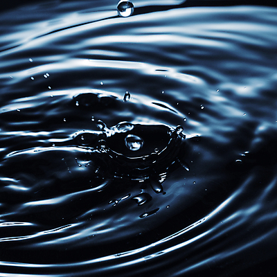 포토 JPG 해외이미지 물결 백그라운드 사람없음 물방울 남색 파동 물결파장 해외202004 해외포토 컬러 순간포착 파일형식 이미지허브