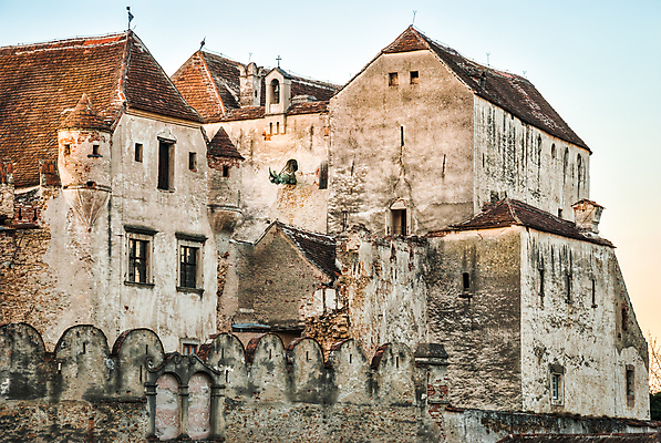 포토 JPG 해외이미지 유럽 벽 건축양식 부분 창문 하늘 아침 지붕 주택 굴뚝 사람없음 야외 건물 여름 문 오스트리아 저녁 맨션 타일 묘사 박물관 대문 방문 옛날 해외202004 해외포토 주간 건축물 계절 건축 나라 야간 파일형식 이미지허브