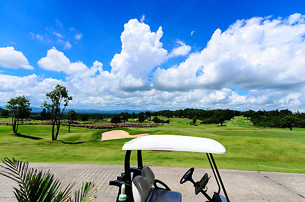 포토 JPG 해외이미지 나무 구름 라이프스타일 계절 모래 스포츠 밭 골프 자연 놀이 하늘 휴가 산 풍경 잔디 취미 사람없음 야외 초록색 여름 맑음 경쟁 봄 운전 게임 시골 깃발 오픈 원형 구멍 거친 놀이터 강의 땅 클럽 장면 봉 골프티 페어웨이 플레이어 해외202004 해외포토 자연요소 도형 식물 컬러 컨셉 농업 모션 날씨 골프용품 생활 구기 생태계 파일형식 이미지허브