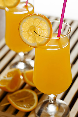 포토 JPG 해외이미지 음료 분홍색 오렌지 과일 건강 사람없음 갈색 노란색 흰색 신선 오렌지주스 해외202004 해외포토 컬러 과일주스 파일형식 이미지허브