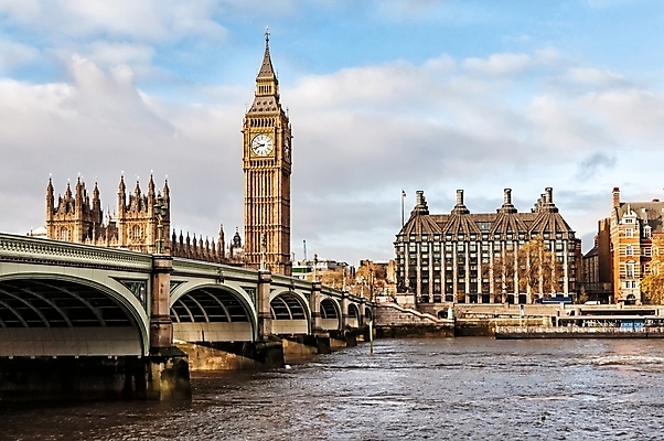 포토 JPG 해외이미지 구름 아이콘 디자인 외관 기념일 시계 건축양식 하늘 화살 거리 사람없음 물 강 여행객 탑 기계 궁전 종 램프 큼 심볼 런던 다이아몬드 종탑 빅벤 여왕 국회 인기 템스강 해외202004 해외포토 자연요소 건축물 건축 고건축 조명 영국 잉글랜드 사람 이벤트 크기 보석 시계탑 파일형식 이미지허브