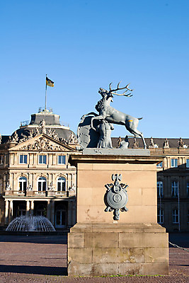포토 JPG 해외이미지 나무 배너 공원 건축양식 하늘 사슴 뿔 독일 사람없음 야외 건물 옆모습 세로 파란색 햇빛 조각상 금속 맑음 궁전 바위 흰색 깃발 분수 천연기념물 해외202004 해외포토 식물 건축물 공공시설 건축 유럽 뷰포인트 컬러 고건축 포유류 재질 날씨 태양 조형물 돌_바위 파일형식 이미지허브