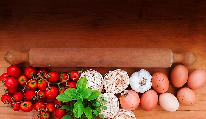 포토 JPG 해외이미지 디자인 음식 백그라운드 컨셉 토마토 재료 텍스트 자연 탁자 주택 파스타 건강 요리 사람없음 목재 빨간색 초록색 농장 갈색 우주 주방 저녁식사 흰색 시골 신선 면 맛 먹기 허브 향신료 메뉴 유기농 날것 아로마 향 후추 성분 엘리먼트 해외202004 해외포토 나무 식물 웰빙 컬러 가구 농업 채소 모션 서양음식 건물 식사 생태계 향미료 파일형식 이미지허브