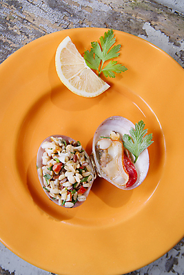 포토 JPG 해외이미지 접시 조개 실내 사람없음 조개껍데기 레몬 리조또 나무배경 해외202004 해외포토 식기 음식 백그라운드 과일 어패류 내부 파일형식 이미지허브