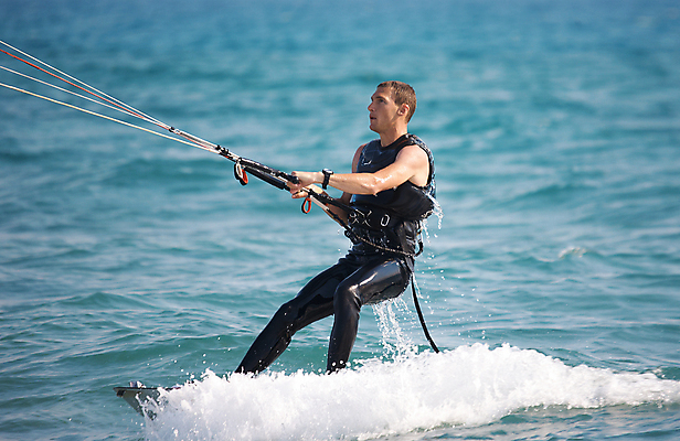포토 JPG 해외이미지 스포츠 파도 바다 포즈 장난 바람 항해 기술 한명 물 자유 떨어짐 연 속도 역동적 서퍼 프리스타일 해외202004 해외포토 자연요소 1 컨셉 배_교통 날씨 운동선수 사람 놀이용품 파일형식 이미지허브