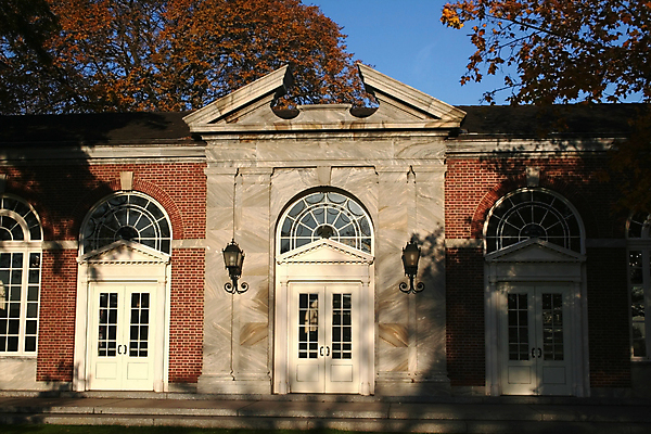 포토 JPG 해외이미지 전통 꽃 벤치 창문 벽돌 주택 사람없음 건물 문 계단 골동품 램프 냄비 약국 초대 옛날 회복 해외202004 해외포토 식물 건축물 컨셉 의자 의학 조명 솥 파일형식 이미지허브