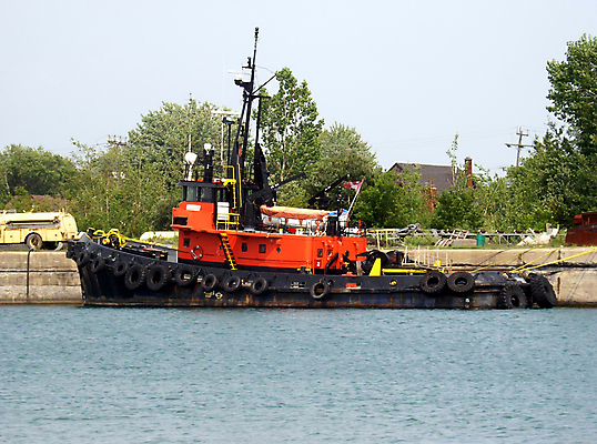 포토 JPG 해외이미지 호수 사람없음 물 항구 긴급 깃발 보트 파일럿 정박 상업 운하 네비게이션 돛대 콘크리트 해외202004 해외포토 자연요소 직업 배_교통 교통시설 파일형식 이미지허브