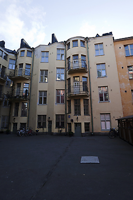 포토 JPG 해외이미지 여행 오렌지 건축양식 창문 하늘 지붕 주택 사람없음 건물 빨간색 파란색 컬러풀 노란색 발코니 가을 도시 센터 리빙 뒤뜰 스칸디나비아 헬싱키 해외202004 해외포토 건축물 계절 건축 컬러 과일 핀란드 파일형식 이미지허브