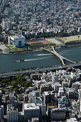 포토 JPG 주간 빌딩 사람없음 야외 강 도시풍경 도시 도쿄 유람선 가교 국내포토 자연요소 건축물 배_교통 풍경 건물 일본 파일형식