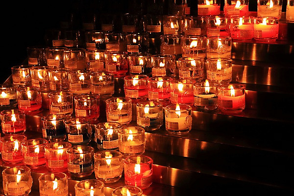 포토 JPG 백그라운드 촛불 실내 풍경 사람없음 계단 여러개 국내포토 다수 초 내부 파일형식