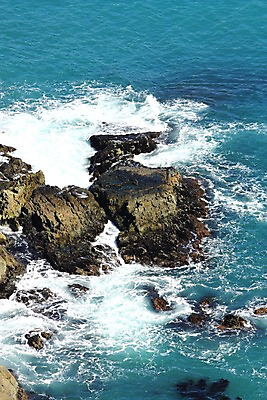 포토 JPG 주간 파도 바다 백그라운드 풍경 사람없음 야외 바위 국내포토 자연요소 돌_바위 파일형식