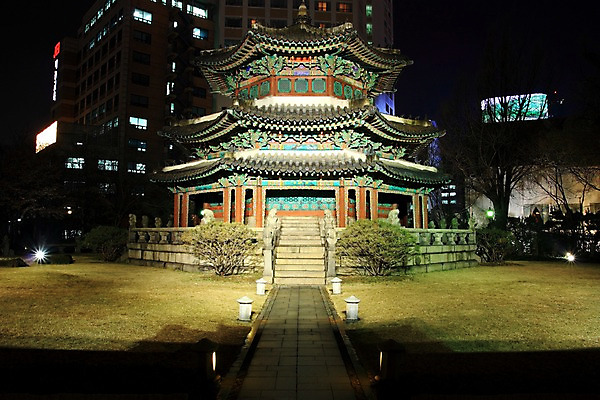 포토 JPG 한국전통 백그라운드 한국건축 풍경 사람없음 야외 건물 도시풍경 야간 국내포토 자연요소 전통 건축물 건축 한국 도시 파일형식