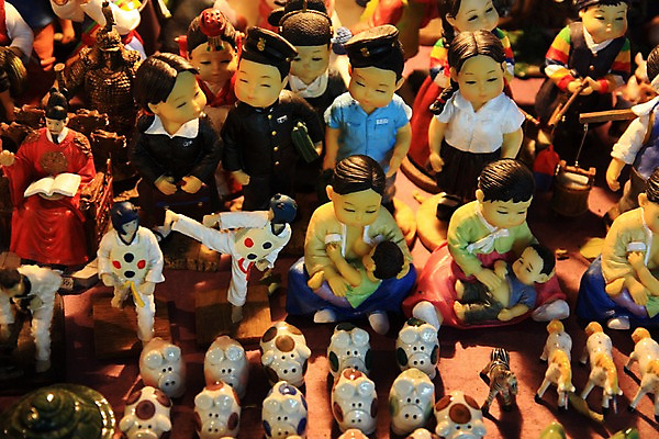 포토 JPG 백그라운드 실내 사람없음 장식 사람인형 국내포토 인형 내부 파일형식