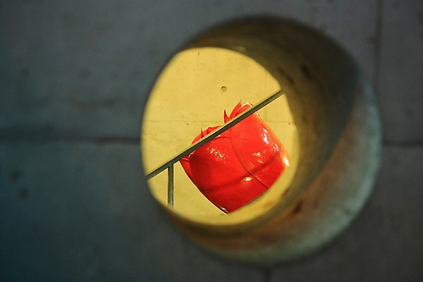 포토 JPG 벽 백그라운드 풍경 사람없음 야외 조형물 구멍 국내포토 미술 파일형식