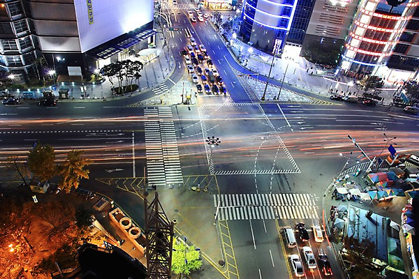 포토 JPG 야경 모션 자동차 한국 빌딩 사람없음 야외 도시 도심 교차로 국내포토 아시아 길 육상교통 건물 야간 파일형식 풍경_경치