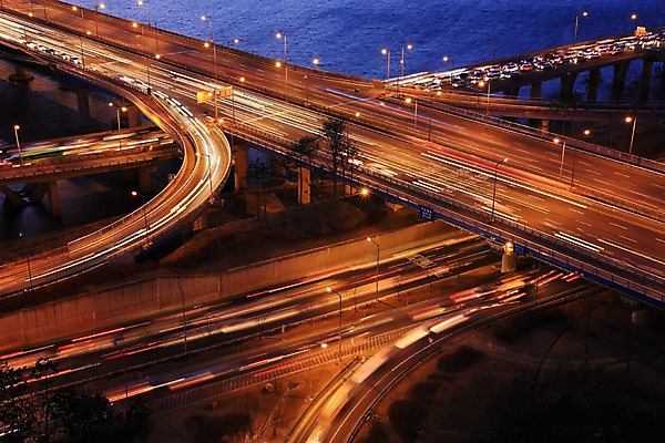 포토 JPG 도로 야경 모션 자동차 한국 사람없음 야외 강 도시 한강 가교 국내포토 건축물 아시아 길 육상교통 교통시설 서울 야간 랜드마크 파일형식 풍경_경치