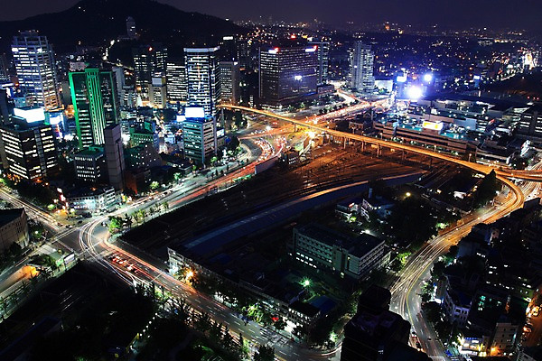 포토 JPG 도로 야경 자동차 한국 빌딩 사람없음 야외 도시 고가도로 도심 국내포토 아시아 길 육상교통 교통시설 건물 고속도로 야간 파일형식 풍경_경치