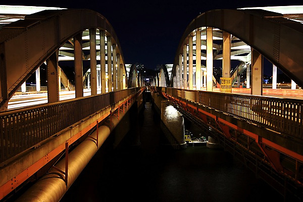 포토 JPG 도로 야경 한국 사람없음 야외 강 원근감 도시 한강 아치 가교 국내포토 건축물 아시아 길 뷰포인트 교통시설 서울 야간 랜드마크 파일형식 풍경_경치