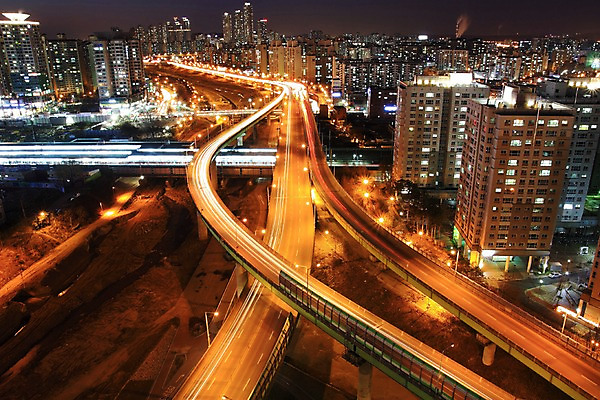 포토 JPG 야경 한국 빌딩 사람없음 야외 도시 고가도로 도심 국내포토 아시아 건물 고속도로 야간 파일형식 풍경_경치
