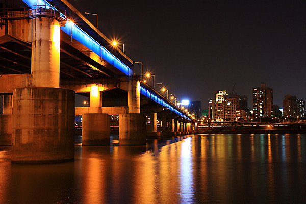 포토 JPG 야경 한국 빌딩 사람없음 야외 강 도시 한강 가교 국내포토 건축물 아시아 서울 건물 야간 랜드마크 파일형식 풍경_경치