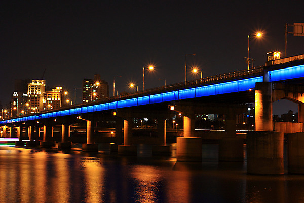 포토 JPG 야경 한국 빌딩 사람없음 야외 강 도시 한강 가교 국내포토 건축물 아시아 서울 건물 야간 랜드마크 파일형식 풍경_경치
