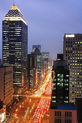 포토 JPG 도로 야경 자동차 하늘 한국 빌딩 사람없음 야외 도시 도심 러시아워 국내포토 아시아 길 육상교통 교통 교통시설 건물 야간 파일형식 풍경_경치