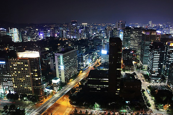 포토 JPG 도로 야경 한국 빌딩 사람없음 야외 도시 도심 국내포토 아시아 길 교통시설 건물 야간 파일형식 풍경_경치