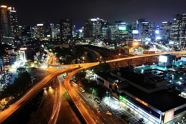 포토 JPG 야경 자동차 서울 한국 빌딩 야외 도시 고가도로 도심 서울역 국내포토 아시아 육상교통 건물 고속도로 야간 전철역 파일형식 풍경_경치