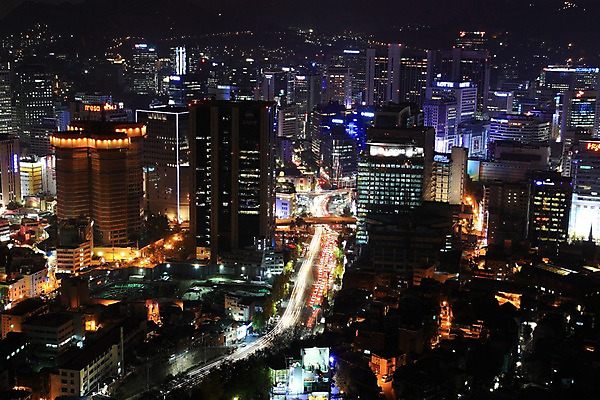 포토 JPG 도로 야경 한국 빌딩 사람없음 야외 도시 도심 국내포토 아시아 길 교통시설 건물 야간 파일형식 풍경_경치
