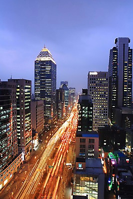 포토 JPG 도로 야경 자동차 하늘 한국 빌딩 사람없음 야외 도시 도심 국내포토 아시아 길 육상교통 교통시설 건물 야간 파일형식 풍경_경치