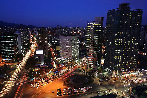 포토 JPG 야경 자동차 하늘 한국 빌딩 사람없음 야외 도시 도심 교차로 국내포토 아시아 길 육상교통 건물 야간 파일형식 풍경_경치
