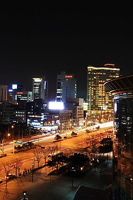 포토 JPG 도로 야경 자동차 한국 빌딩 여러명 야외 도시 보행자 도심 국내포토 아시아 길 육상교통 다수 교통시설 사람 건물 야간 파일형식 풍경_경치