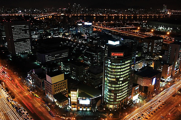 포토 JPG 도로 야경 자동차 한국 빌딩 사람없음 야외 도시 도심 국내포토 아시아 길 육상교통 교통시설 건물 야간 파일형식 풍경_경치