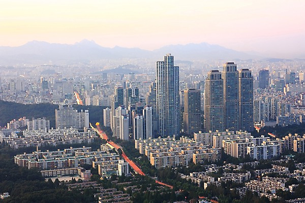 포토 JPG 주간 산 아파트 한국 풍경 빌딩 사람없음 야외 노을 고층빌딩 도시 도심 국내포토 자연요소 아시아 주택 건물 파일형식