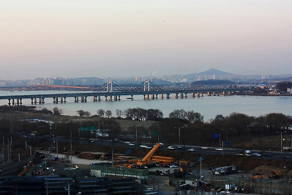 포토 JPG 주간 하늘 한국 풍경 빌딩 사람없음 야외 노을 도시 한강 가교 국내포토 자연요소 건축물 아시아 서울 건물 랜드마크 파일형식